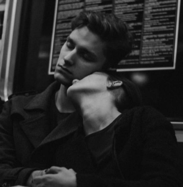 Счастье – это когда любишь ты Счастье – это когда любишь ты