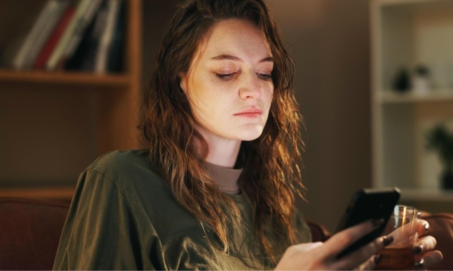 Мне всегда кто-то нужен в голове. Не рядом - именно в голове Мне всегда кто-то нужен в голове. Не рядом - именно в голове