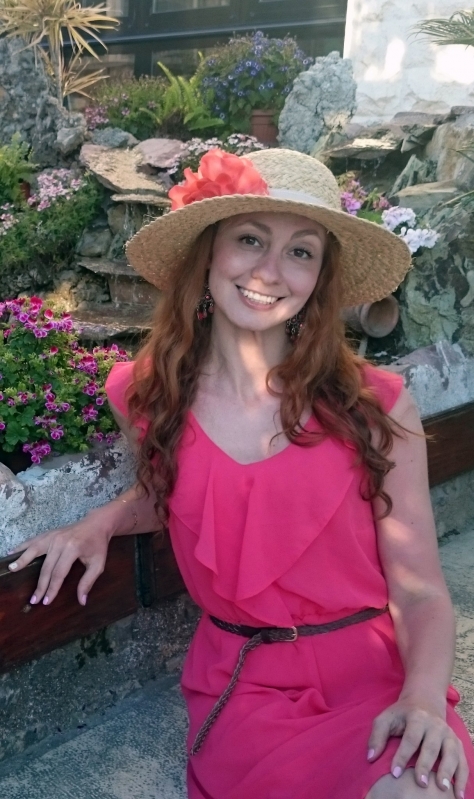 Скажите себе, что вы очень красивы. Очень